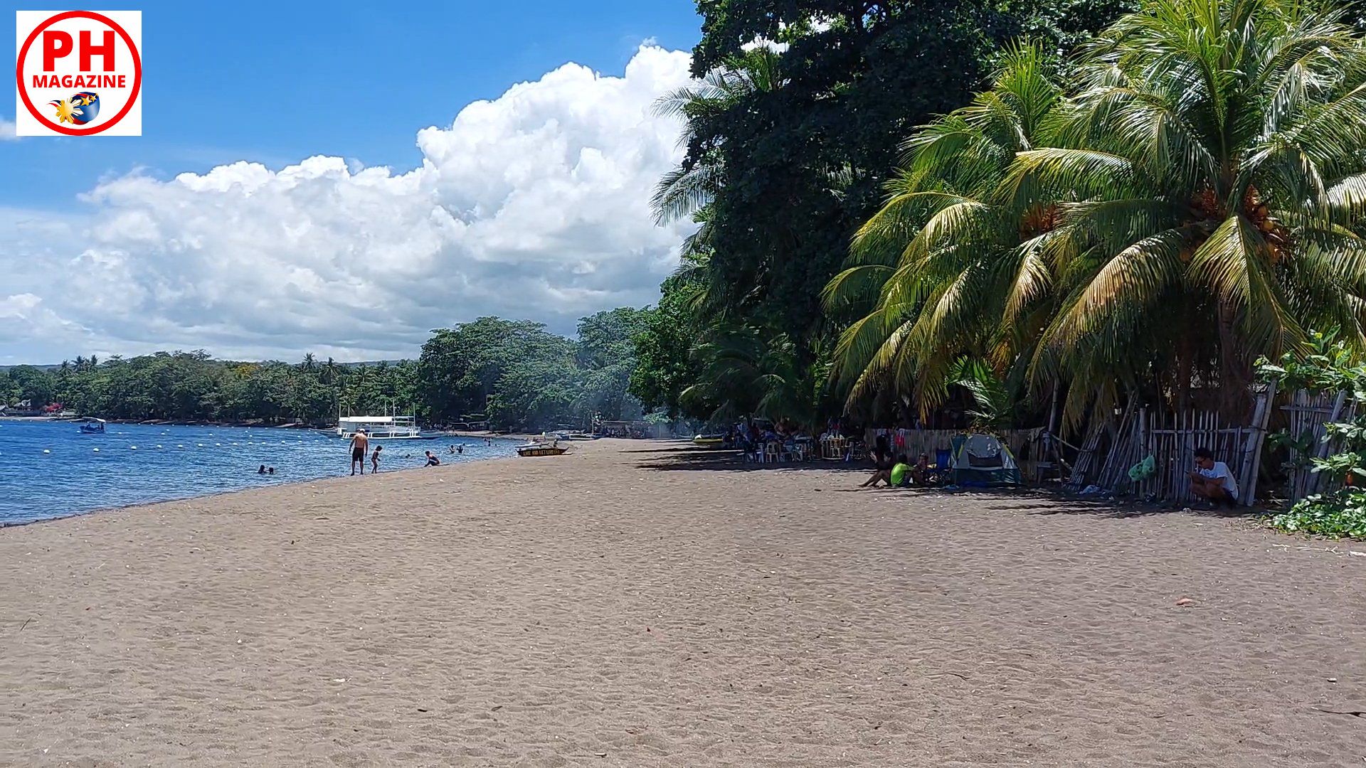 At the beach of Dauin