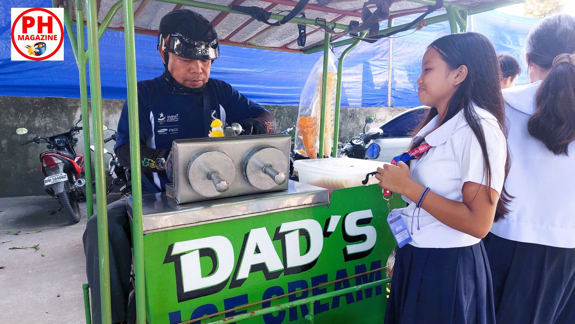 End of classes at Poblacion in Dauin