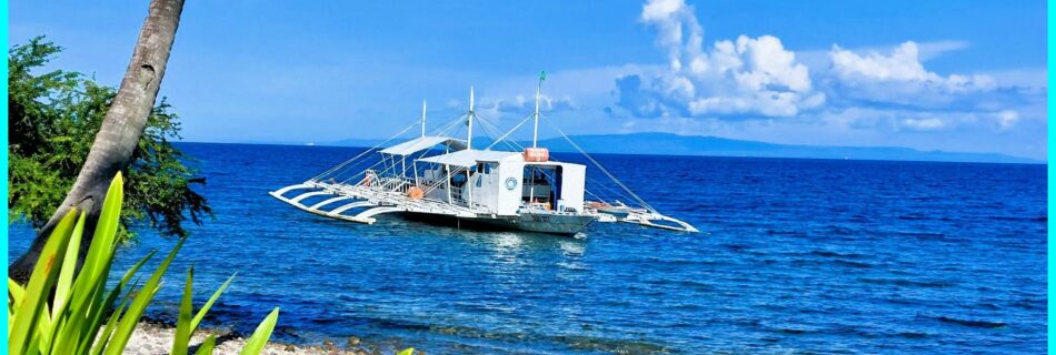 Photo of the Day for December 20, 2023 – Dive Boat in Dauin