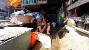 SIGHTS OF NEGROS - BLOG - Preparing Balbacua in a backyard Kitchen