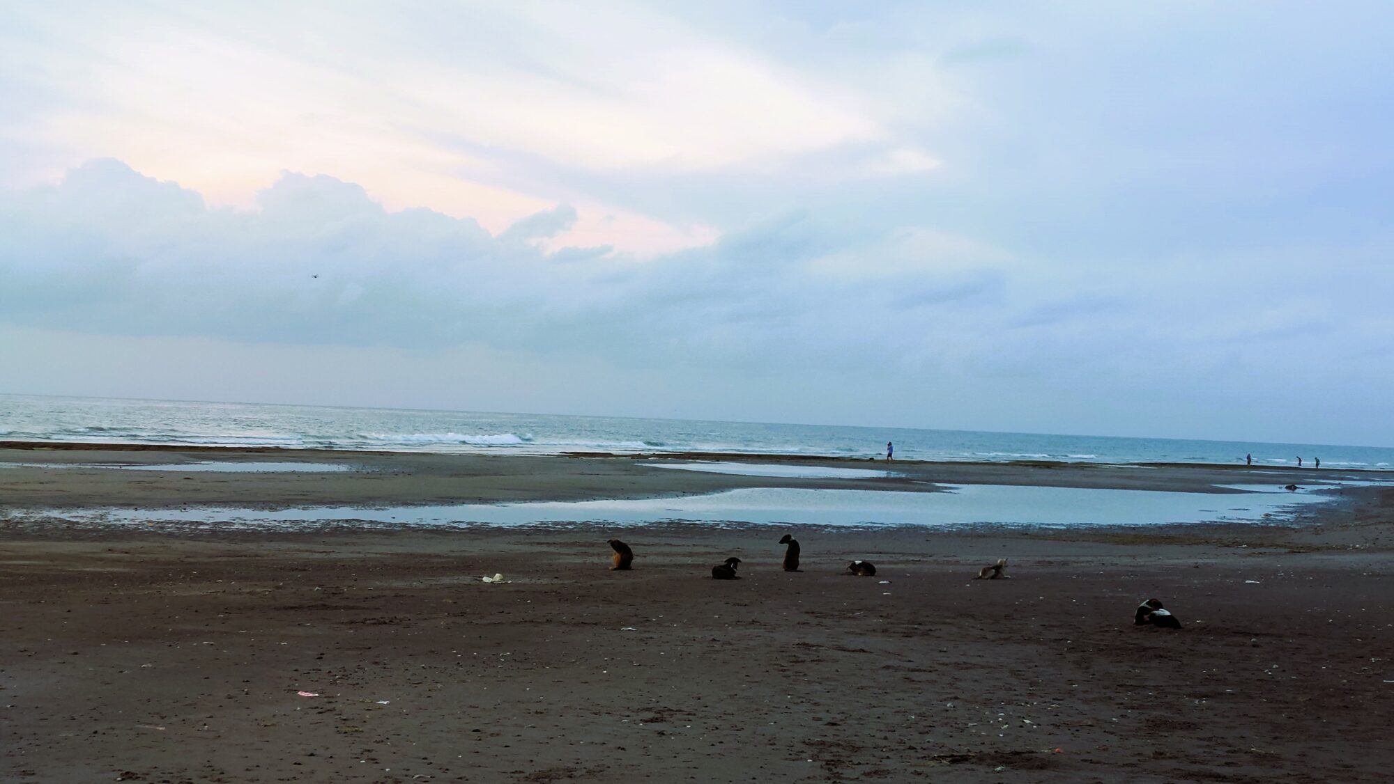 Mangnao Open Beach in Dumaguete City at a very early Morning